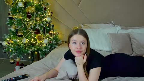 MilanaBalmain online show from December 24, 2024, 10:55 am