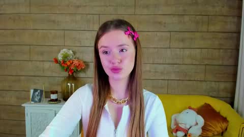 MilanaBalmain online show from February 10, 2025, 11:15 am