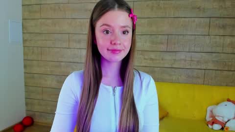 MilanaBalmain online show from February 10, 2025, 2:26 pm