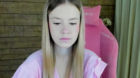 MilanaBalmain online show from October 11, 2025, 4:12 am