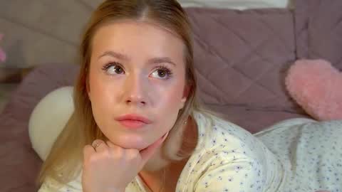 MilanaBalmain online show from March 10, 2026, 4:50 am