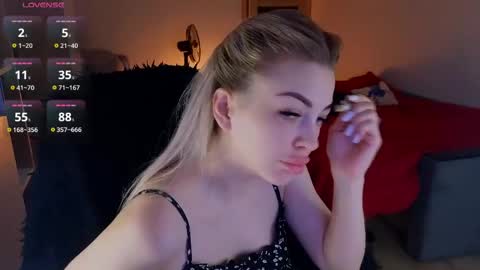 Snapshot of milanafox_ chatting on June 7, 2026, 10:46 pm Lana online show from June 7, 2026, 10:46 pm