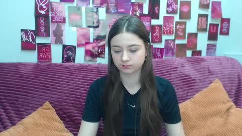 milanaroz online show from March 15, 2026, 6:08 am