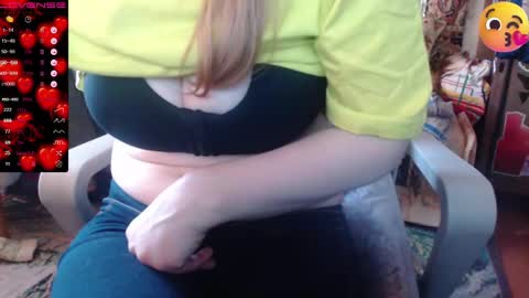 Luna-- link in bio online show from February 23, 2025, 2:35 pm