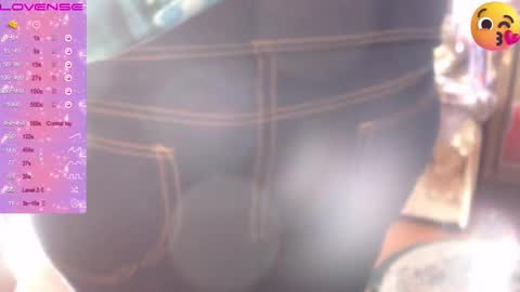 Luna-- link in bio online show from October 12, 2025, 12:15 pm