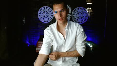 milandavid1 online show from March 26, 2026, 5:40 pm