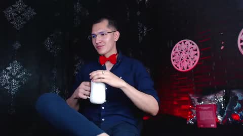 milandavid1 online show from April 25, 2026, 5:54 pm