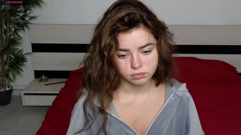 Mila online show from December 6, 2024, 8:15 am