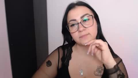 milania_milaa online show from October 9, 2025, 1:20 pm
