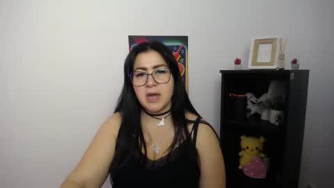 milania_milaa online show from October 16, 2025, 9:43 am