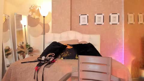 aya online show from October 10, 2025, 7:35 pm