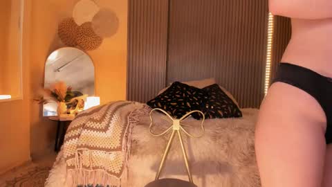 aya online show from November 27, 2025, 7:38 pm