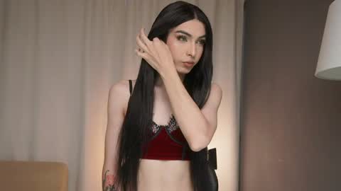 MILAN SANTANA online show from May 27, 2026, 11:13 pm