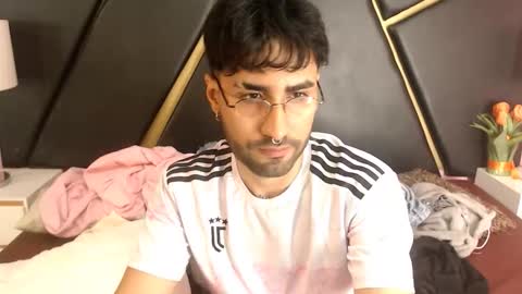 milanzaire online show from September 17, 2025, 12:23 am