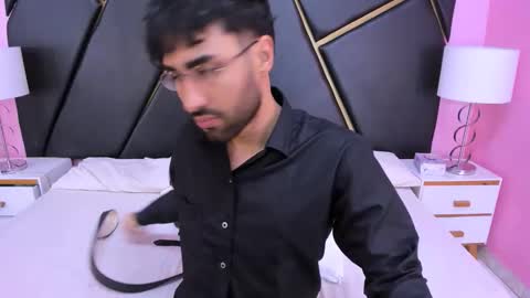 milanzaire online show from November 15, 2025, 9:43 pm