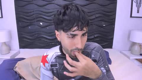 milanzaire online show from November 19, 2025, 12:43 am