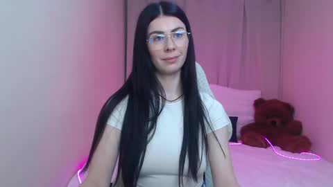 Snapshot of milasecretsss chatting on May 8, 2026, 7:25 am milasecretsss online show from May 8, 2026, 7:25 am