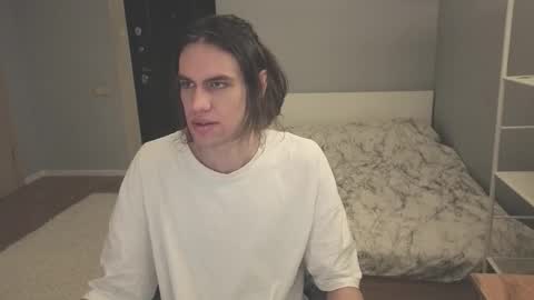 Snapshot of milaslovv chatting on February 12, 2026, 1:44 am Mila online show from February 12, 2026, 1:44 am