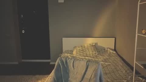 Snapshot of milaslovv chatting on May 12, 2026, 11:35 pm Mila online show from May 12, 2026, 11:35 pm