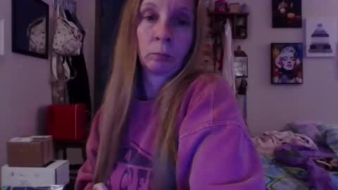 Mila online show from April 9, 2026, 1:05 am