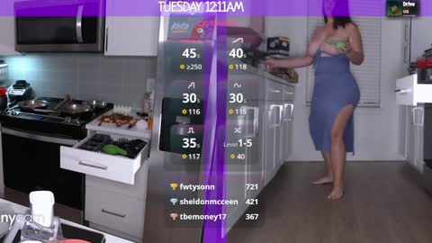 Snapshot of milavalentinax chatting on March 4, 2025, 5:11 am Mila Valentina online show from March 4, 2025, 5:11 am