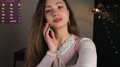 Mila online show from December 6, 2024, 2:49 pm