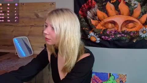 Mila online show from September 18, 2025, 4:36 am
