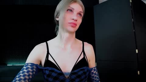 Milena Hardy online show from September 26, 2025, 12:47 am