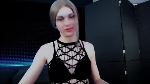 Milena Hardy online show from October 2, 2025, 4:41 am