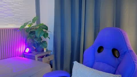 milena_lawson online show from October 10, 2025, 10:47 am