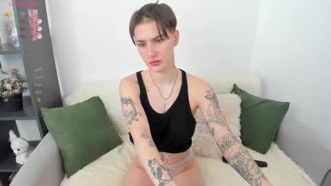 milenakeeks online show from March 9, 2026, 8:07 am