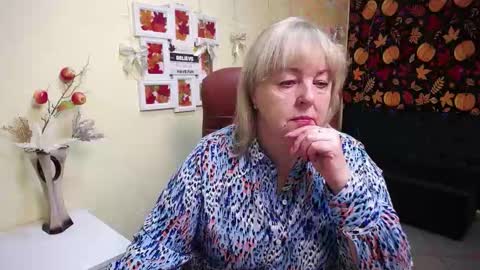 Milena online show from November 25, 2025, 6:13 am