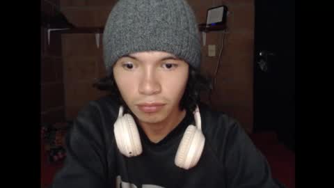 milesxoxo6969 online show from September 21, 2025, 5:09 am