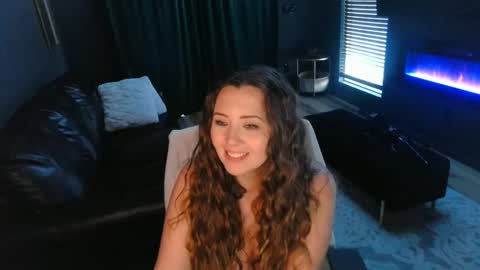 Snapshot of mileymadness chatting on February 21, 2025, 12:16 am Miley Madness online show from February 21, 2025, 12:16 am