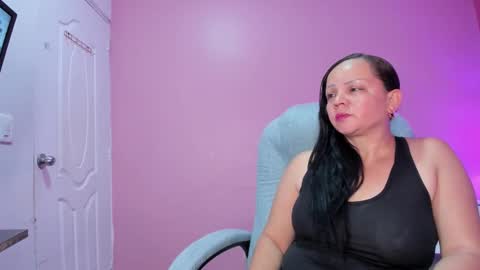 milf_allixon online show from March 6, 2026, 3:47 am