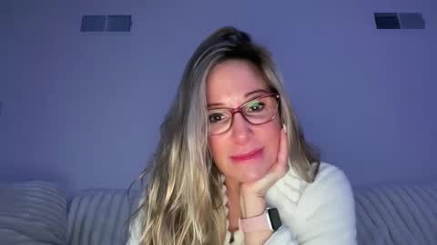 Snapshot of milf_goddess chatting on March 10, 2025, 6:16 am MIlf Goddess online show from March 10, 2025, 6:16 am