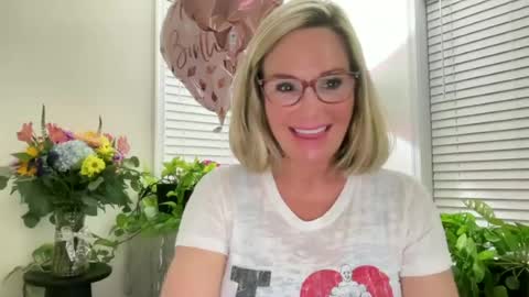 Snapshot of milf_goddess chatting on July 4, 2026, 5:02 am MIlf Goddess online show from July 4, 2026, 5:02 am