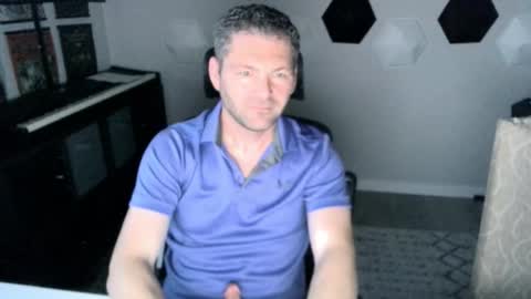 milf_hunter567 online show from October 29, 2025, 2:08 pm