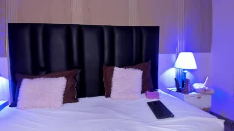 milf_meli online show from December 2, 2025, 7:09 pm