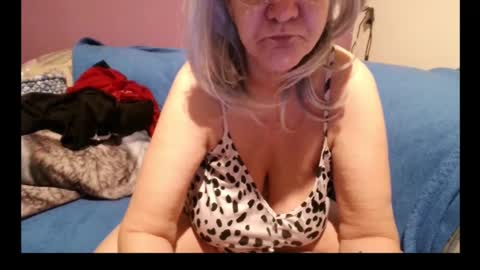 Milfchantal online show from January 25, 2025, 2:58 am