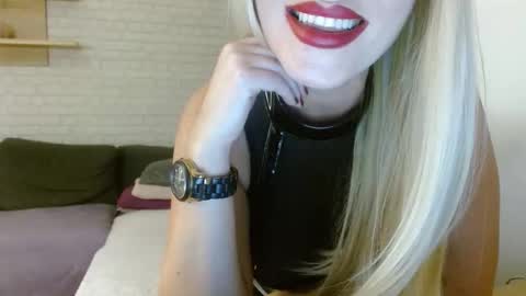Snapshot of milfysworld chatting on December 2, 2024, 3:03 pm Milfysworld online show from December 2, 2024, 3:03 pm