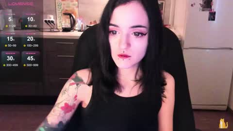 Lina online show from November 5, 2025, 7:52 am