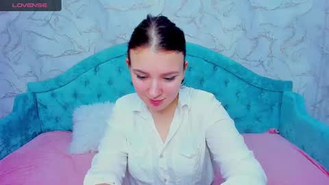milinafox online show from February 7, 2025, 1:25 am