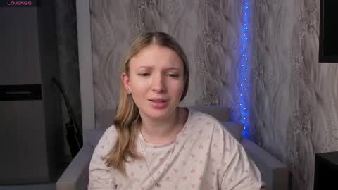 milinafox online show from April 19, 2026, 5:29 am