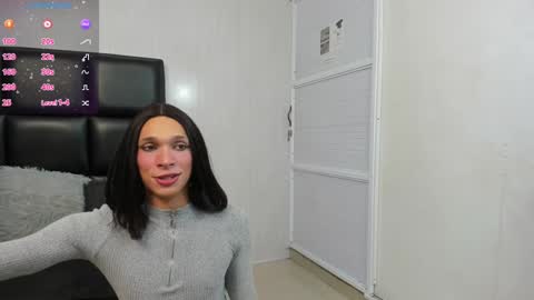 Snapshot of milk_max18 chatting on December 29, 2024, 3:54 am MAX online show from December 29, 2024, 3:54 am