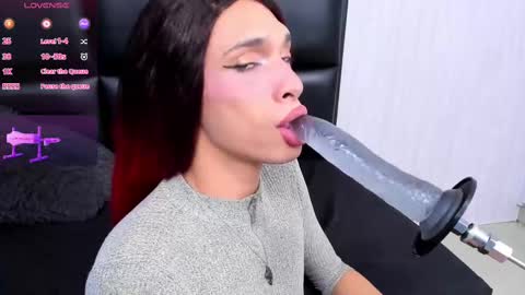 Snapshot of milk_max18 chatting on March 11, 2025, 8:53 pm MAX online show from March 11, 2025, 8:53 pm