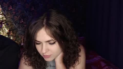 Stella and Neo online show from January 4, 2025, 11:48 pm