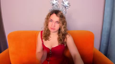 milkablond online show from February 14, 2025, 1:23 am