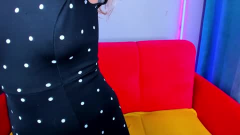 Snapshot of milkablond chatting on March 20, 2026, 2:05 am milkablond online show from March 20, 2026, 2:05 am