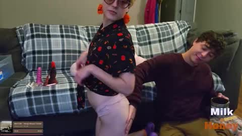 Snapshot of milkandhoneycams chatting on October 28, 2025, 2:48 am MilkandHoney online show from October 28, 2025, 2:48 am